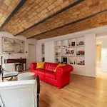 Luxury 3 Beds 3 Baths, Few Steps From City Center