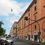 Luxury 3 Beds 3 Baths, Few Steps From City Center